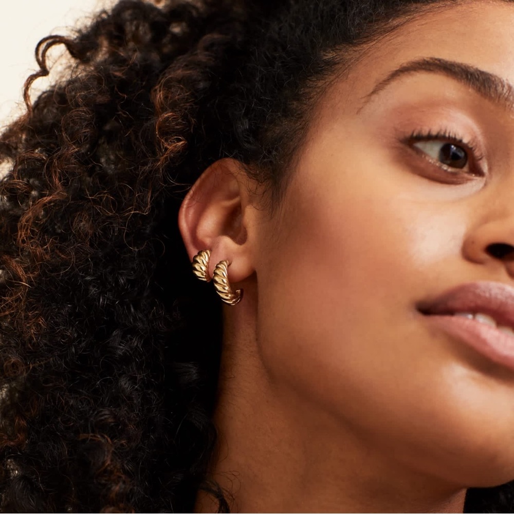 Mejuri Croissant Hoop Earrings